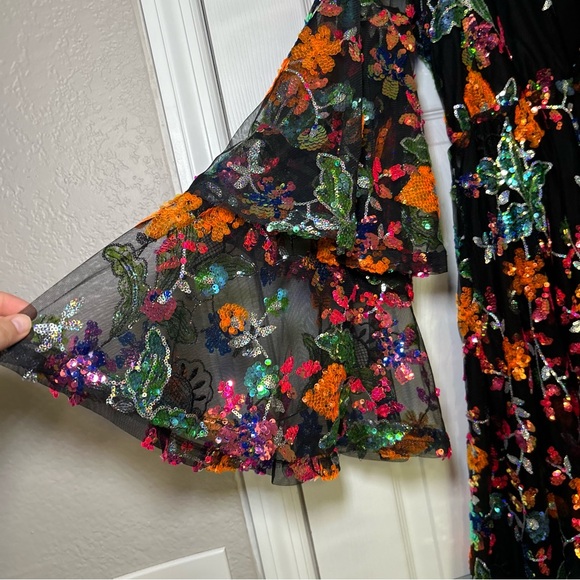 Buddy Love Floral Maxi Dress COLETTE LONG SLEEVE
MAXI DRESS in DUSK formal event - Picture 3 of 10